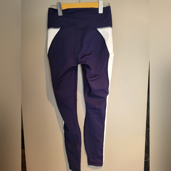Fabletics PowerHold Navy/White Leggings, Size Small (24) - Picture 5 of 6